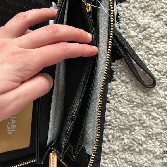 NWT MICHAEL KORS Black&Gold WristletWallet with Compartments100% Genuine Leather - Picture 13 of 17